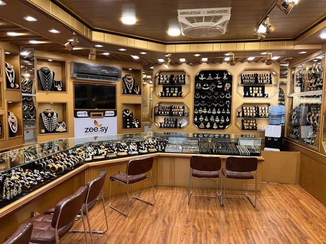 Marina Outlet